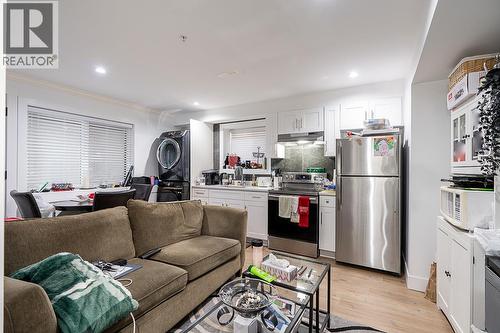 23091 134 Loop, Maple Ridge, BC - Indoor Photo Showing Kitchen
