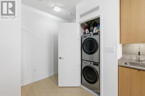 3916 - 15 Iceboat Terrace, Toronto, ON - Indoor Photo Showing Laundry Room