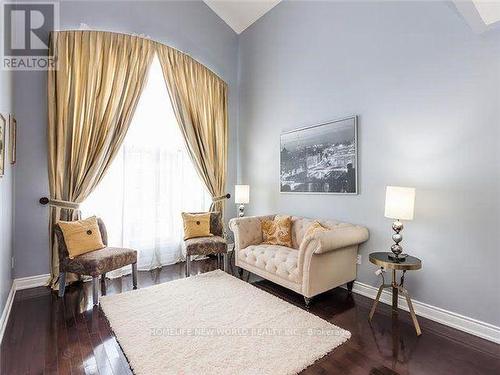 31 Morisot Avenue, Vaughan, ON - Indoor Photo Showing Living Room