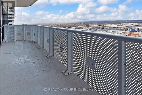 4803 - 8 Interchange Way, Vaughan, ON - Outdoor