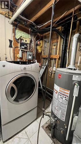 310 5Th Avenue, Cudworth, SK - Indoor Photo Showing Laundry Room