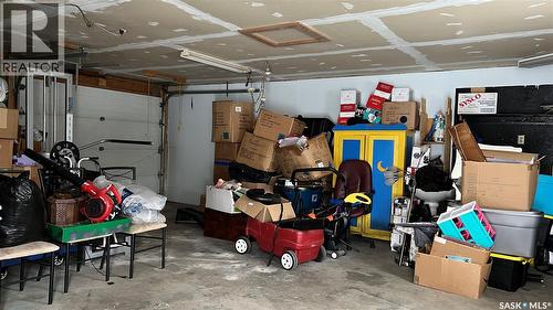 310 5Th Avenue, Cudworth, SK - Indoor Photo Showing Garage