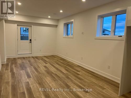 6129 Curlin Crescent, Niagara Falls (Forestview), ON - Indoor Photo Showing Other Room