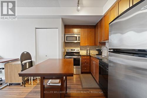 505 - 30 Canterbury Place, Toronto, ON - Indoor Photo Showing Kitchen