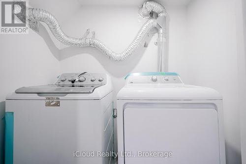 8 Chandler Drive, Toronto, ON - Indoor Photo Showing Laundry Room