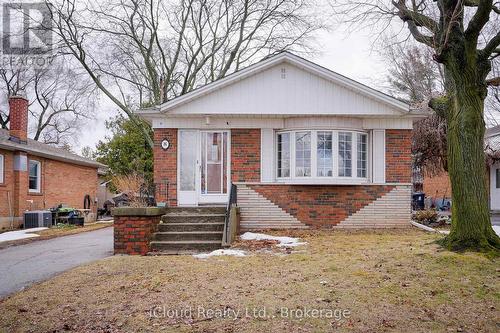 8 Chandler Drive, Toronto, ON - Outdoor