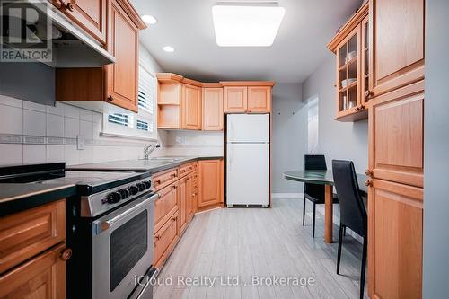 8 Chandler Drive, Toronto, ON - Indoor Photo Showing Kitchen