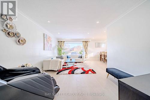 14 Amarillo Drive, Toronto, ON - Indoor