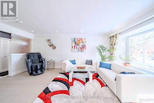 14 Amarillo Drive, Toronto, ON - Indoor