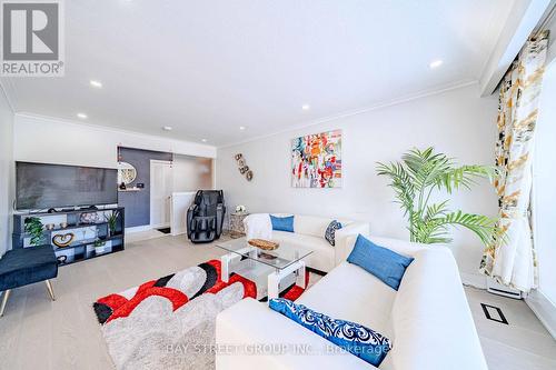 14 Amarillo Drive, Toronto, ON - Indoor Photo Showing Living Room