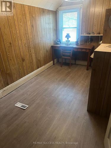 153 Barnesdale Avenue N, Hamilton, ON - Indoor