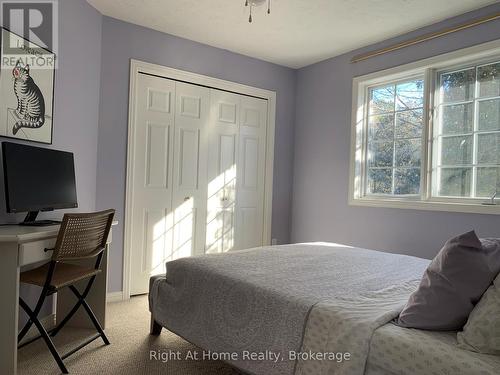 65 Slalom Gate Road, Collingwood, ON - Indoor Photo Showing Bedroom