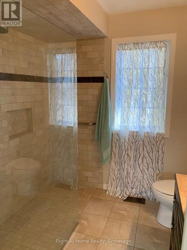 65 Slalom Gate Road, Collingwood, ON - Indoor Photo Showing Bathroom