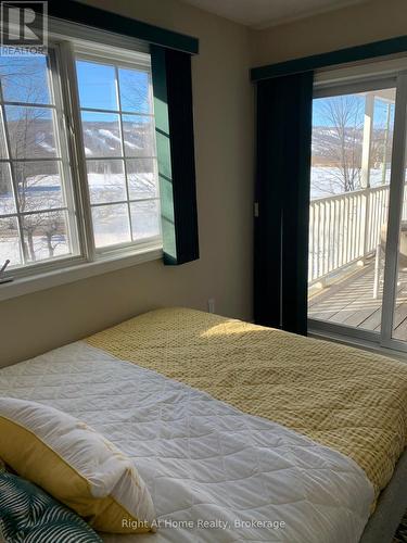 65 Slalom Gate Road, Collingwood, ON - Indoor Photo Showing Bedroom