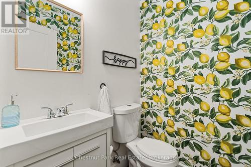 2698 Old Muskoka Road, Huntsville (Stephenson), ON - Indoor Photo Showing Bathroom