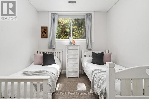 2698 Old Muskoka Road, Huntsville (Stephenson), ON - Indoor Photo Showing Bedroom