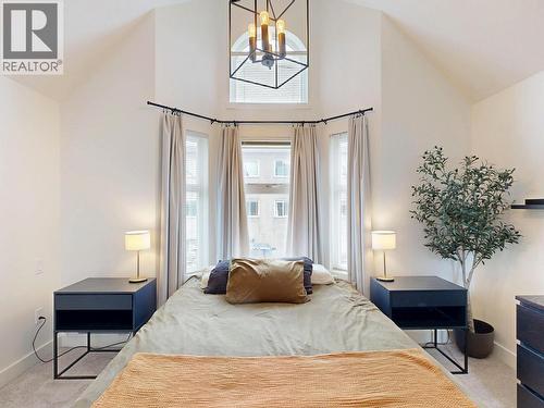 101 1672 E Pender Street, Vancouver, BC - Indoor Photo Showing Bedroom