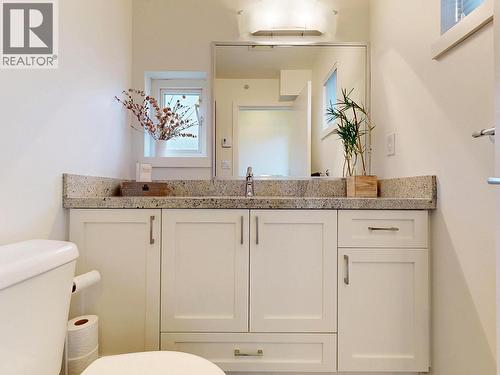 101 1672 E Pender Street, Vancouver, BC - Indoor Photo Showing Bathroom