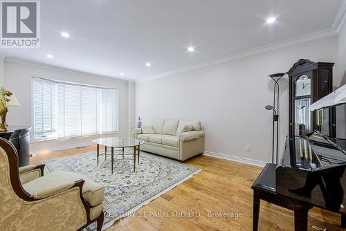 112 Strathearn Avenue, Richmond Hill, ON - Indoor Photo Showing Living Room