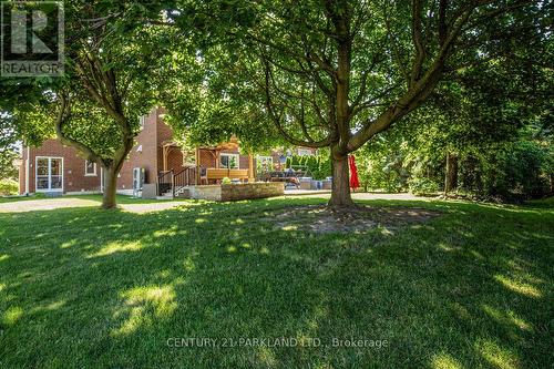 112 Strathearn Avenue, Richmond Hill, ON - Outdoor