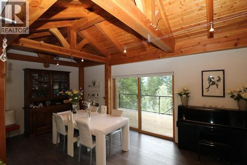 1529 Quartz Crescent, Golden, BC - Indoor Photo Showing Dining Room