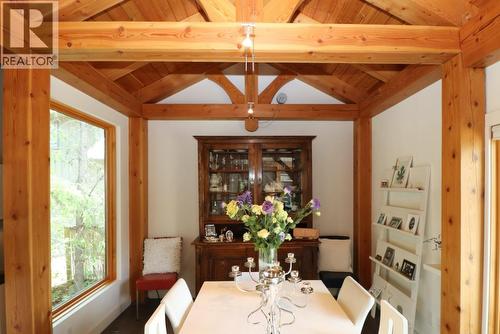 1529 Quartz Crescent, Golden, BC - Indoor Photo Showing Dining Room