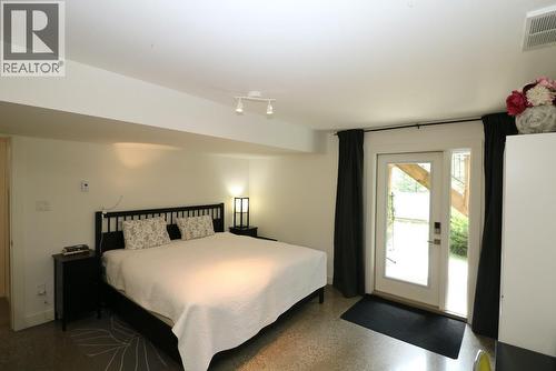 1529 Quartz Crescent, Golden, BC - Indoor Photo Showing Bedroom