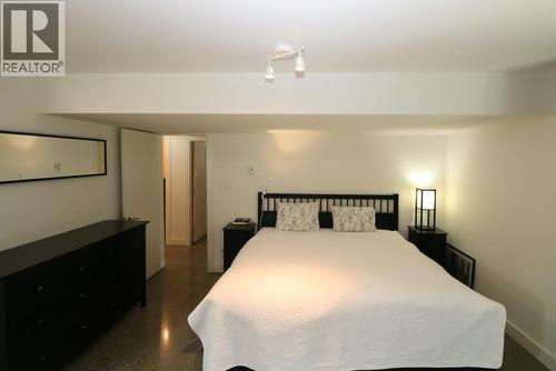 1529 Quartz Crescent, Golden, BC - Indoor Photo Showing Bedroom