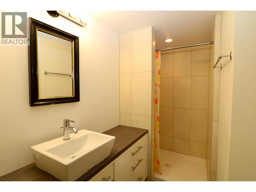 1529 Quartz Crescent, Golden, BC - Indoor Photo Showing Bathroom