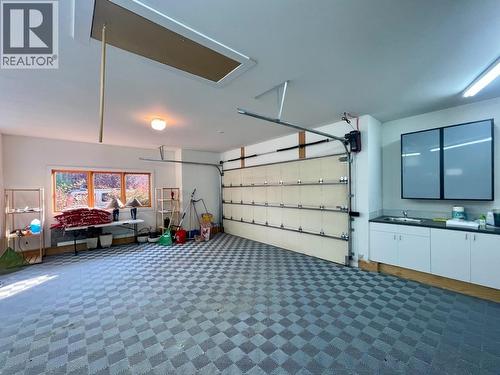1529 Quartz Crescent, Golden, BC - Indoor Photo Showing Garage