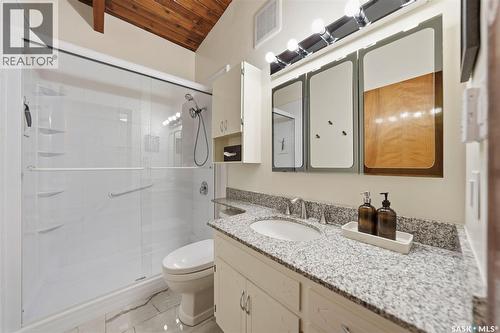 14 Yale Crescent, Saskatoon, SK - Indoor Photo Showing Bathroom