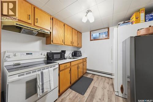 14 Yale Crescent, Saskatoon, SK - Indoor Photo Showing Kitchen