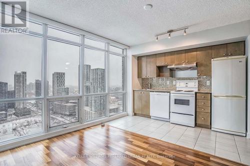 3616 - 11 Brunel Court, Toronto, ON - Indoor Photo Showing Kitchen