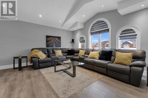 3722 Densbury Drive, Mississauga, ON - Indoor Photo Showing Living Room