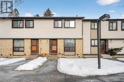 6885 BILBERRY DRIVE  Ottawa, ON K1C 2E8