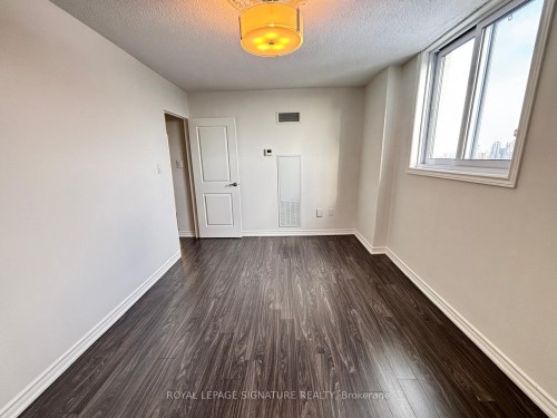 2007-812 Burnhamthorpe Road, Toronto, ON - Outdoor With View