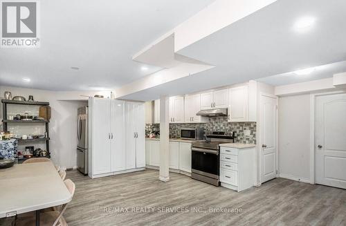 20 Driscoll Drive, Brampton, ON - Indoor Photo Showing Kitchen