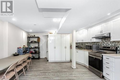 20 Driscoll Drive, Brampton, ON - Indoor Photo Showing Kitchen