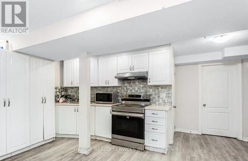 20 Driscoll Drive, Brampton, ON - Indoor Photo Showing Kitchen