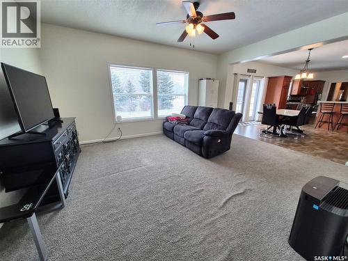202 Saskatchewan Avenue, Pangman, SK - Indoor Photo Showing Living Room
