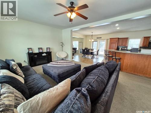 202 Saskatchewan Avenue, Pangman, SK - Indoor Photo Showing Living Room