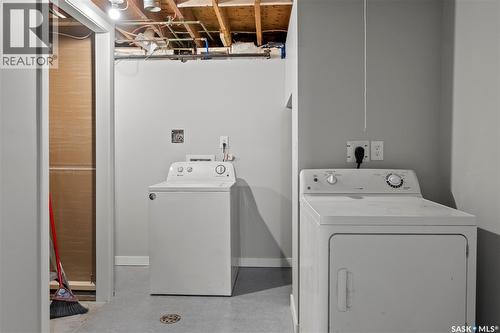 11 Denny Crescent, Regina, SK - Indoor Photo Showing Laundry Room