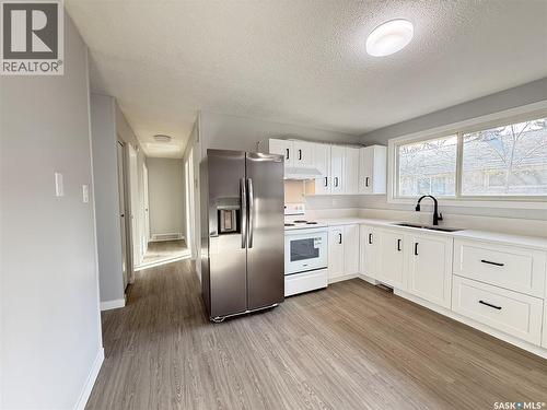 11 Denny Crescent, Regina, SK - Indoor Photo Showing Kitchen