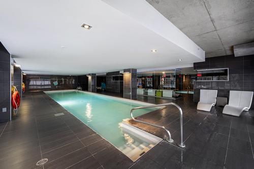 Pool - 510-300 Rue Ann, Montréal (Le Sud-Ouest), QC - Indoor Photo Showing Other Room With In Ground Pool