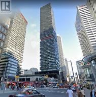 2001 - 8 EGLINTON AVENUE E  Toronto, ON M4P 0C1