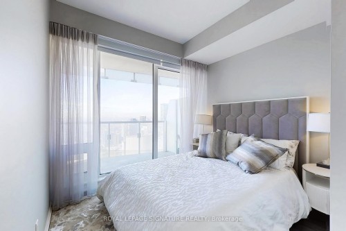 4409-197 Yonge Street, Toronto, ON - Indoor Photo Showing Bedroom