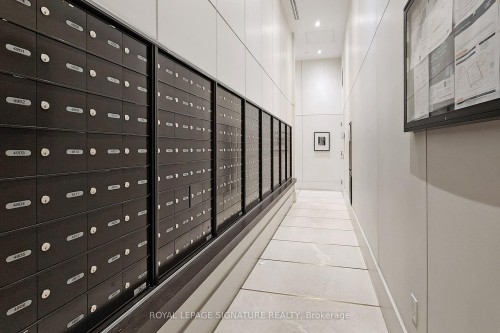 4409-197 Yonge Street, Toronto, ON - Indoor Photo Showing Other Room