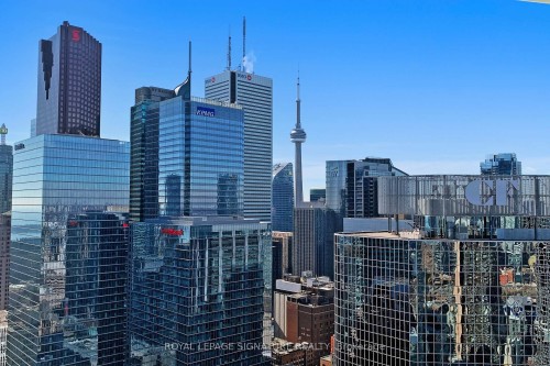 4409-197 Yonge Street, Toronto, ON - Outdoor