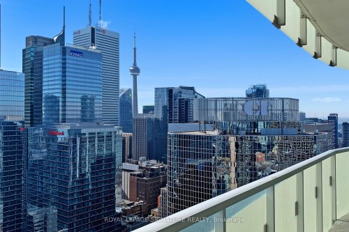 4409-197 Yonge Street, Toronto, ON - Outdoor