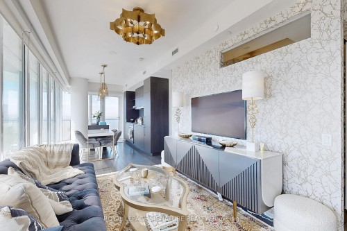 4409-197 Yonge Street, Toronto, ON - Indoor Photo Showing Living Room